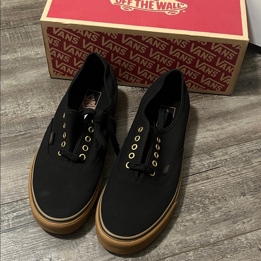 Vans Men's Black Sneakers with Tan Soles